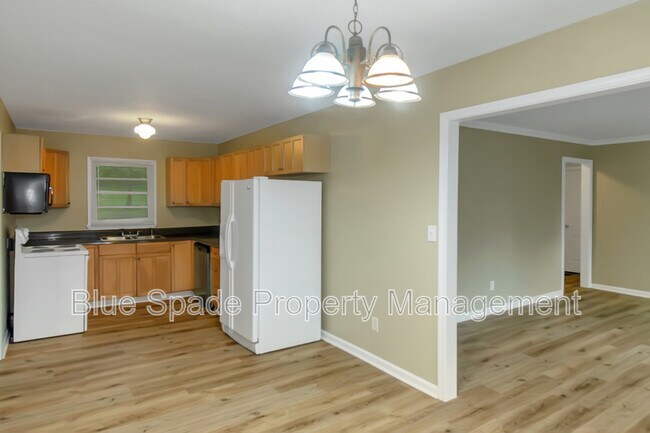 Building Photo - 1862 Posten Ln SW