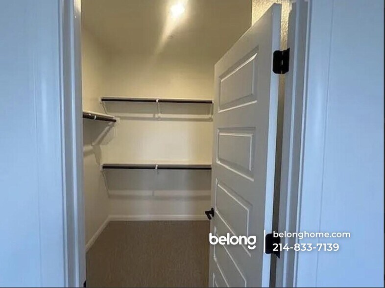 Building Photo - 2725 Woodall Dr