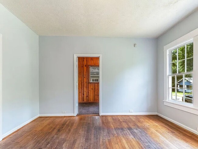 Building Photo - 3bd/2ba in the Heart of Oakland City and M...