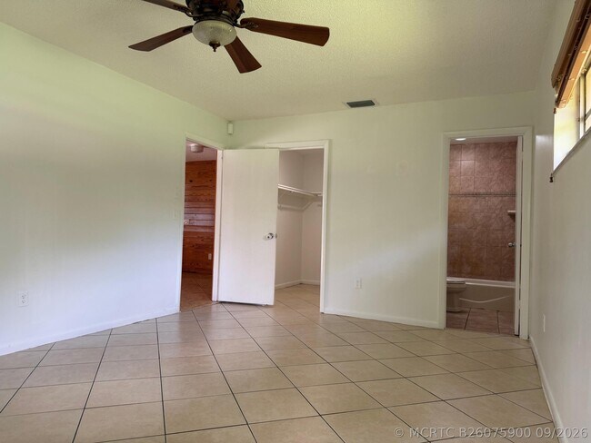 Building Photo - 2040 Trinidad Ct
