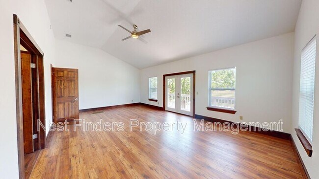 Building Photo - 552 Seagate Ave