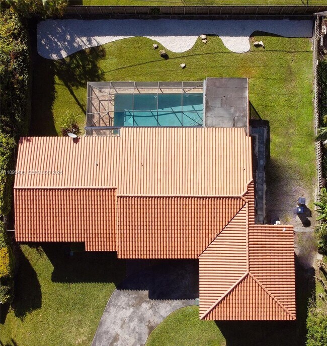 Building Photo - 6420 Miller Dr