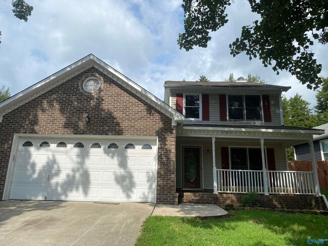 Primary Photo - 208 Shadowbrook Ln NE