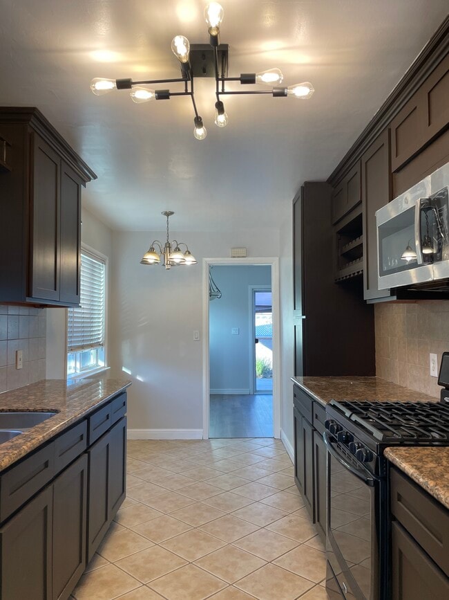 Building Photo - 9315 Via Balboa Cir