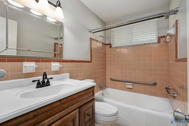 Building Photo - 2906 Morgan St SW