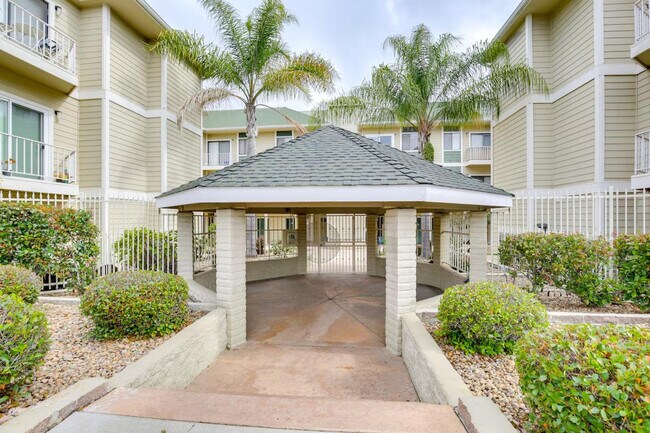 Building Photo - 2658-72 Broadway-SI ID1307919P