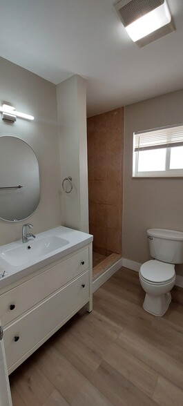 Building Photo - 904 Mandarin Is