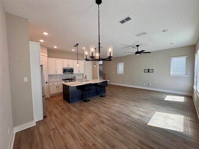 Building Photo - 10965 Hewitt Cliff Ln