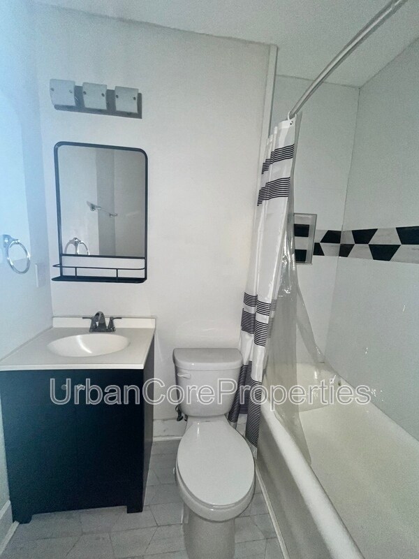 Building Photo - 360 13th Ave NE