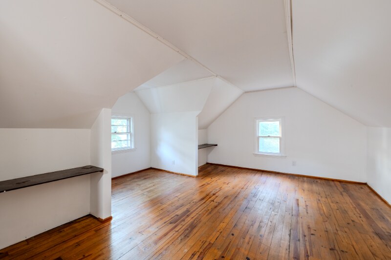 Building Photo - 997 Mohegan Trl
