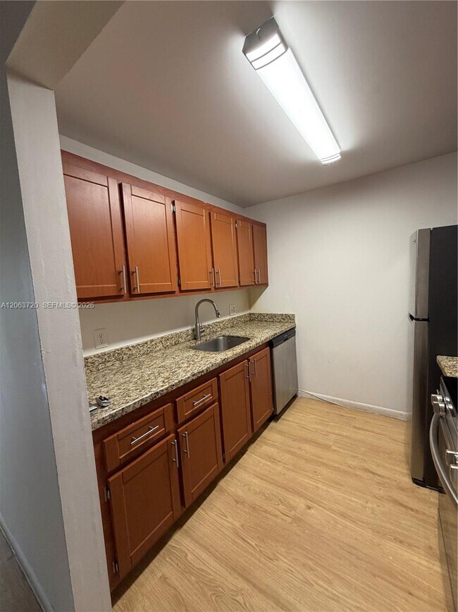 Building Photo - 13250 SW 4th Ct