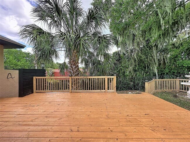 Building Photo - 6846 Lake View Dr