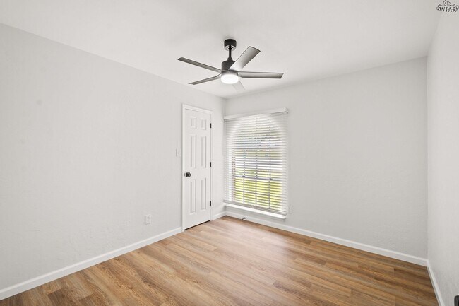 Building Photo - 5 Chanute Cir