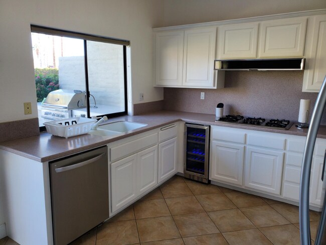 Building Photo - 234 Wild Horse Dr