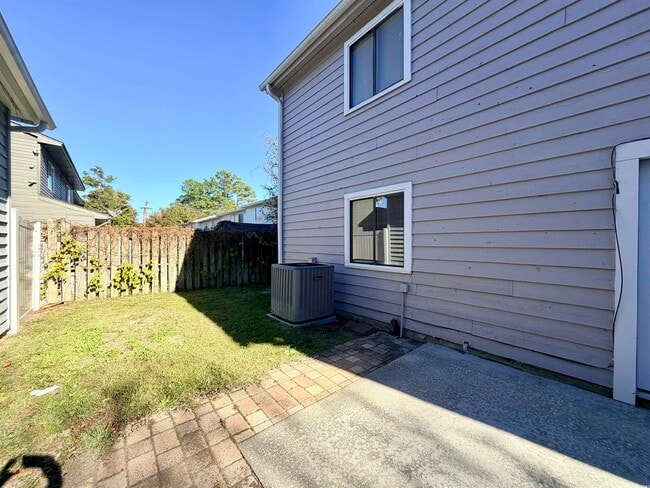 Building Photo - 6517 Valene Ct