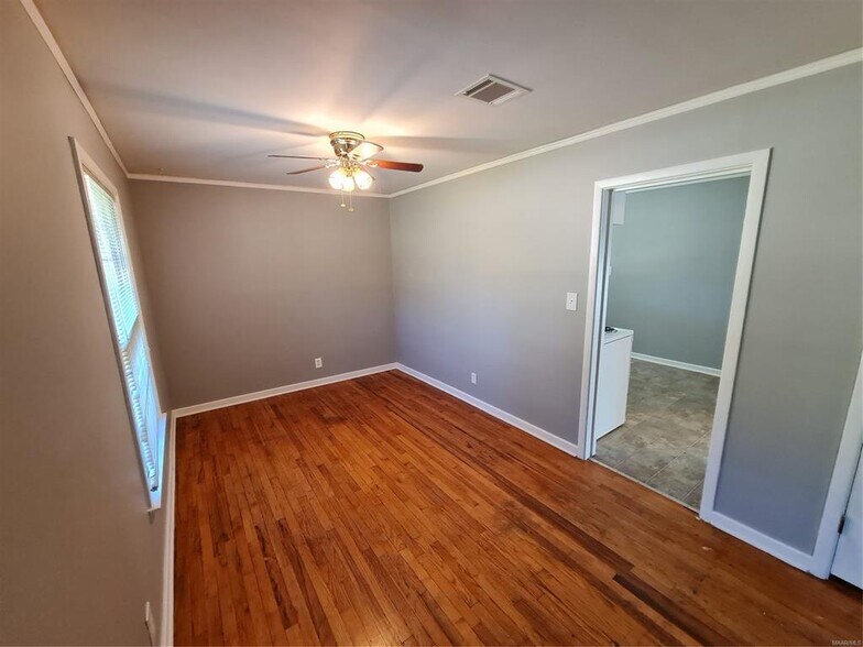 Building Photo - 959 Green Ridge Ct