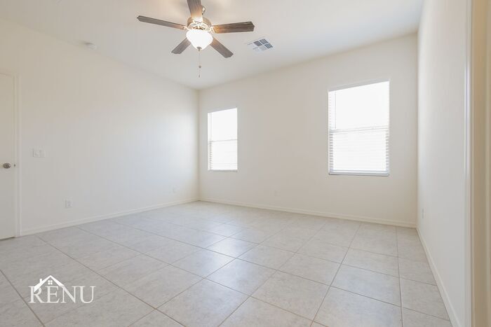 Building Photo - 35411 W San Capistrano Ave