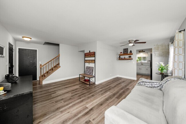 Building Photo - 5332 W Mulberry Ln