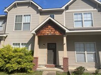 Building Photo - Townhome for Rent