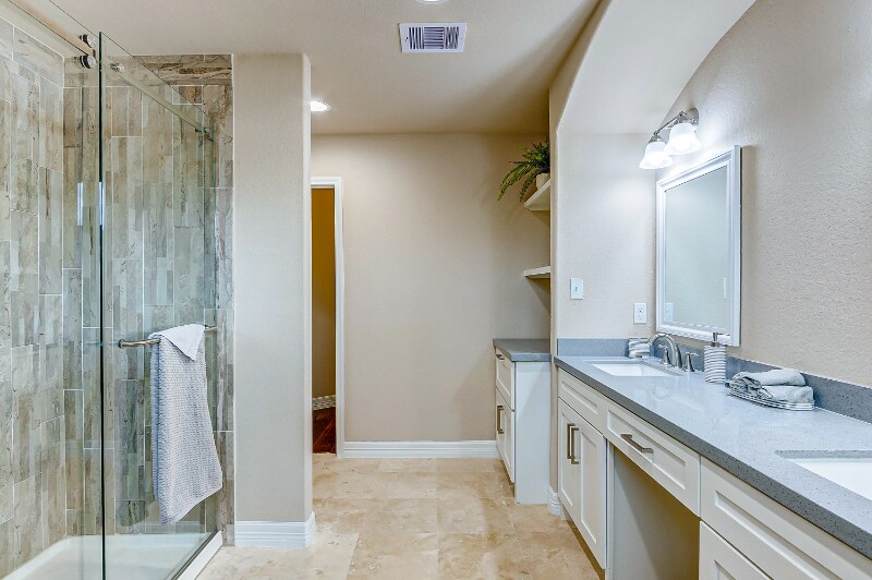 Building Photo - 3807 W Orem Dr