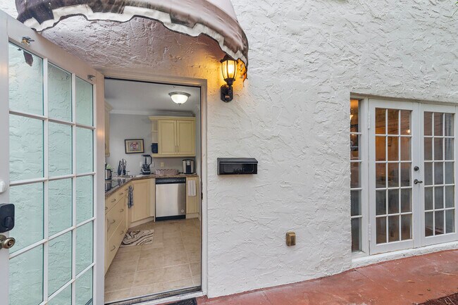 Building Photo - 643 36th St