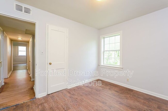 Building Photo - 3682 Yale Ave