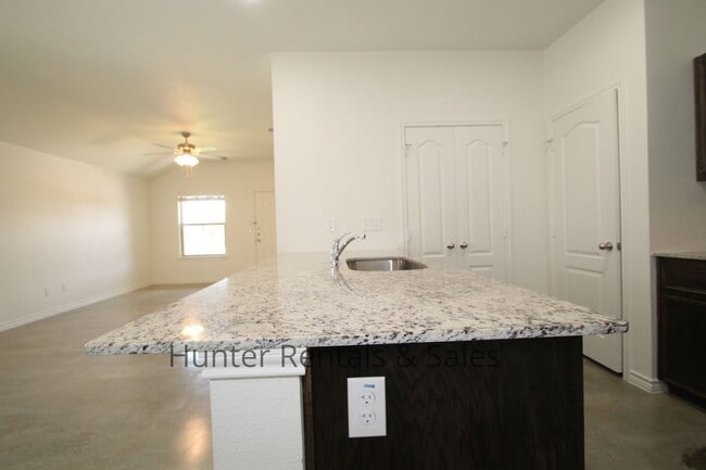 Building Photo - North Killeen Three Bedroom!