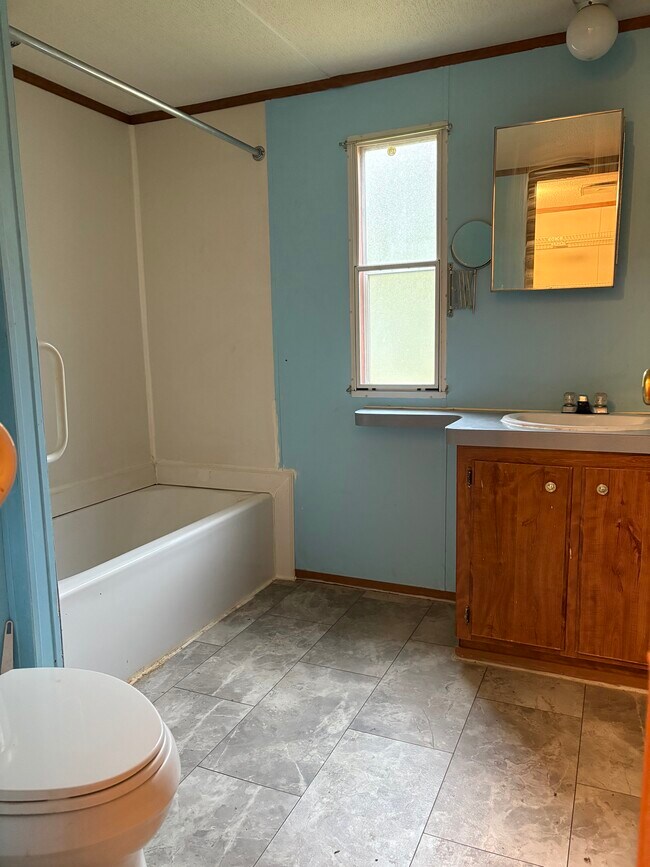 Building Photo - 26 Charles Dr