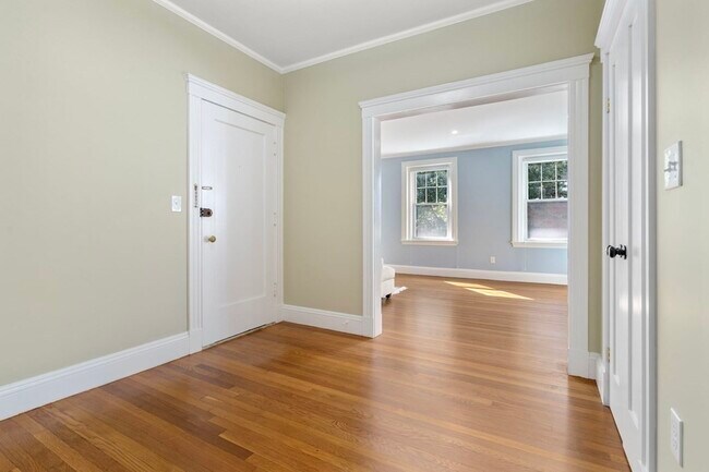 Building Photo - 132 Sewall Ave