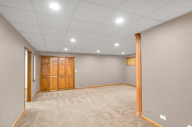 Building Photo - 4N550 School Rd