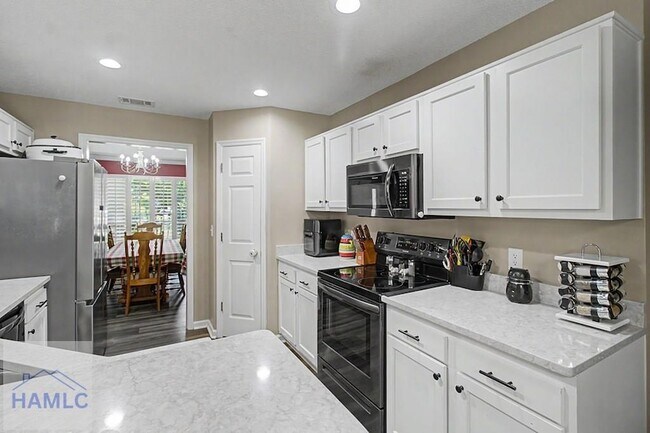 Building Photo - 402 Quail Trail
