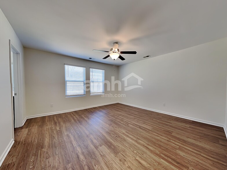 Building Photo - 187 Orion Way
