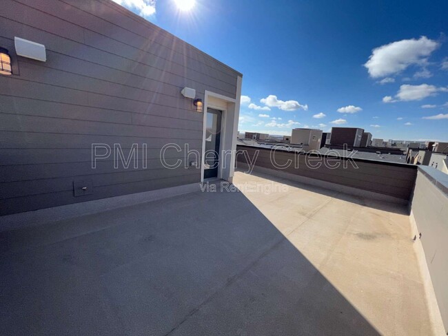 Building Photo - 15839 E Broncos Pl