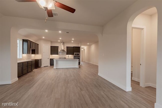 Building Photo - 3804 Sandhill Crane Dr