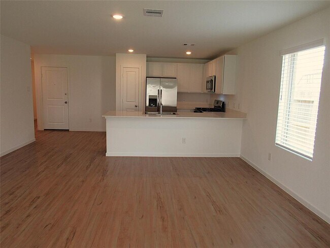 Building Photo - 5202 Sunvalley Bend Dr