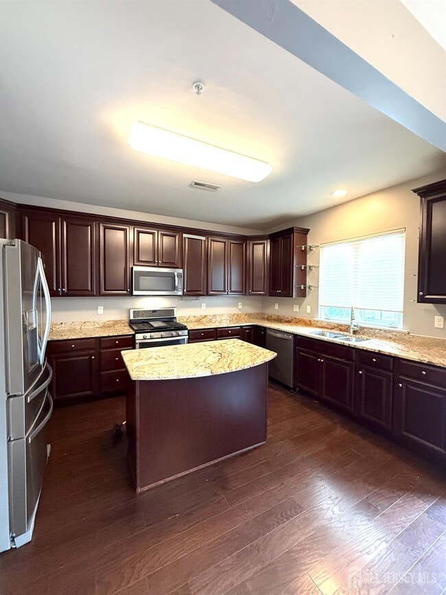 Building Photo - 1305 Hudson Cir