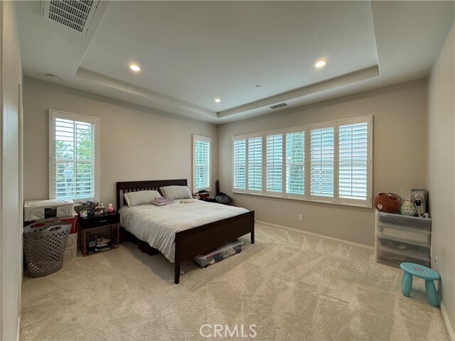 Building Photo - 120 Pendant