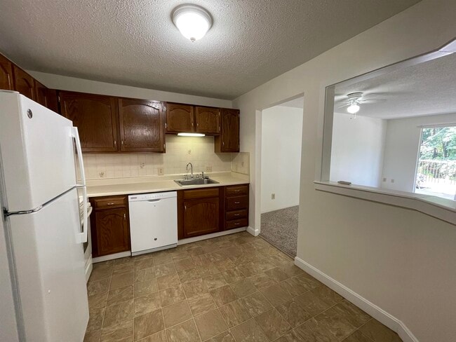 Building Photo - 379 Huse Rd