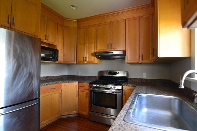 Building Photo - 1513 Rivermont Ave