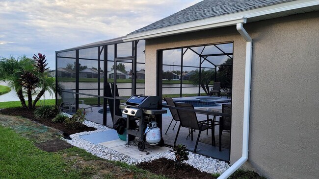 Building Photo - 2424 Hybrid Dr
