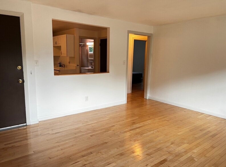 Building Photo - 63 Deming Rd