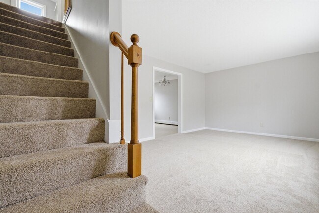 Building Photo - 888-890 Belmont Street