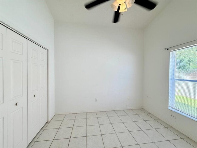 Building Photo - 4528 Dumont St