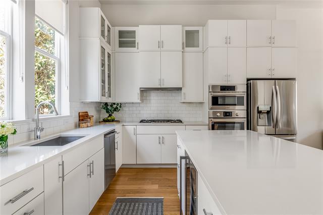 Building Photo - 381 E Greenbriar Ln