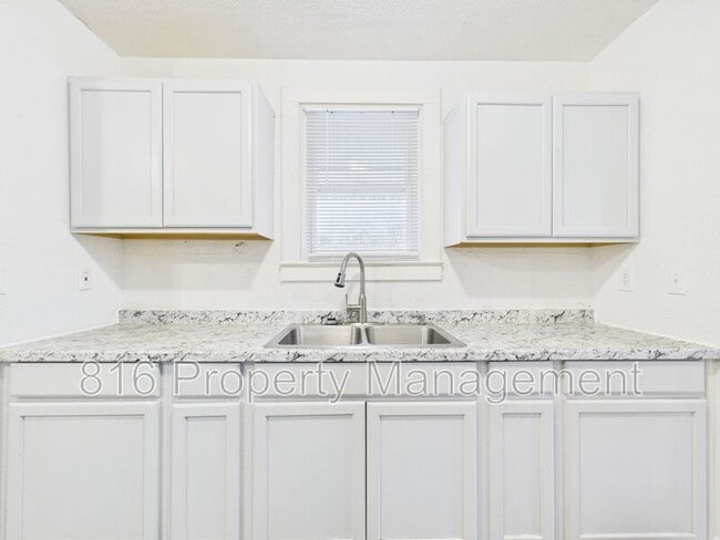 Building Photo - 1513 Rowland Ave