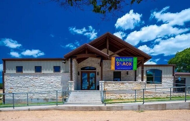 Building Photo - 430 Summit Ridge Dr N