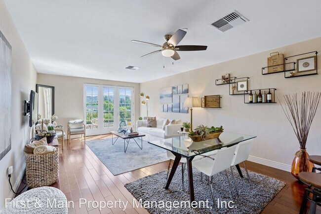 Building Photo - 1 br, 1 bath House - 588 Main Street, Unit...