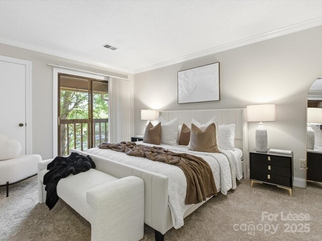 Building Photo - 7925 Charter Oak Ln