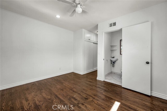 Building Photo - 6139 Tampa Ave