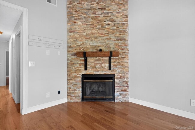Building Photo - 3911 Whispering Hills Dr